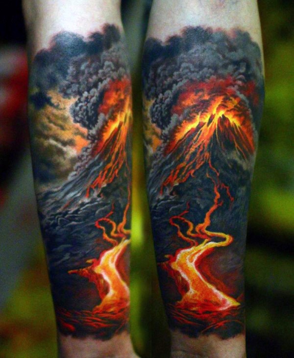 手臂惊人的逼真火山喷发纹身图案
