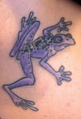 肩部彩色毒紫青蛙纹身图案