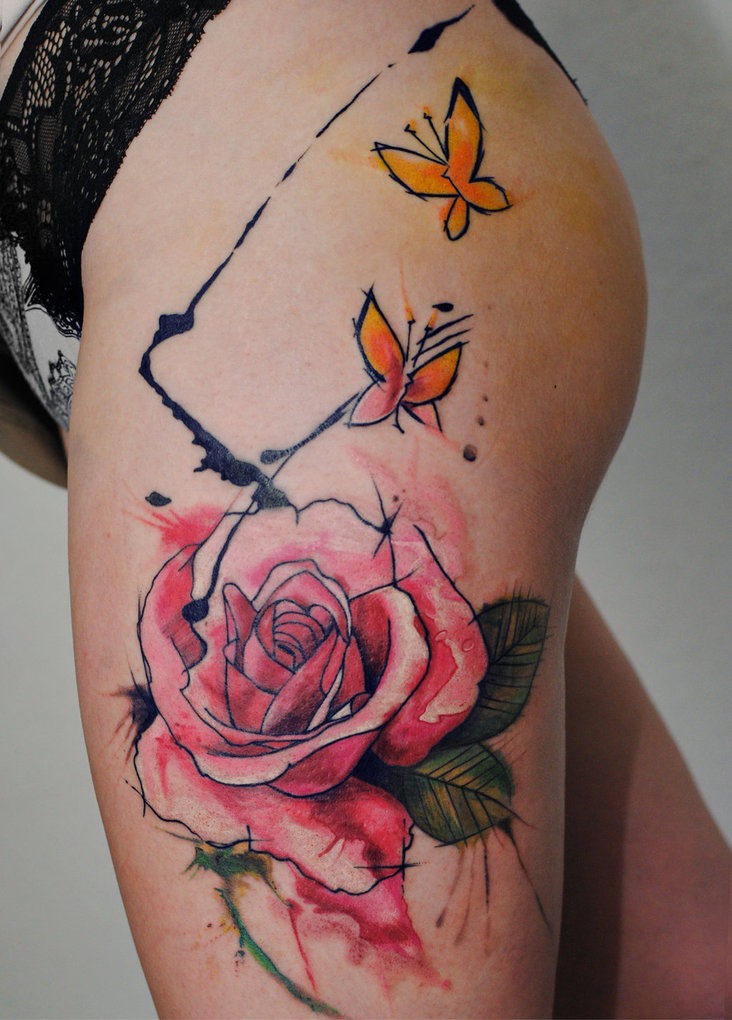 女性腿部水彩色玫瑰花纹身图案