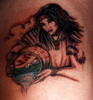 肩部神话的印度女孩与篮子纹身