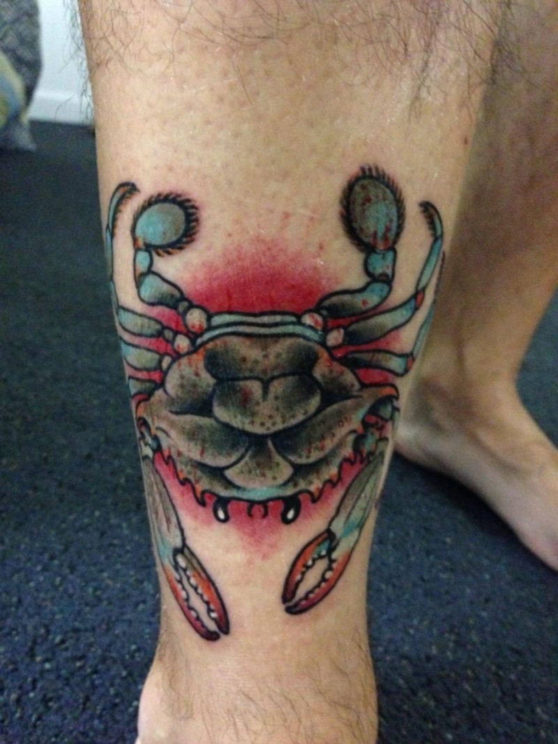 男性腿部水彩色螃蟹纹身图案