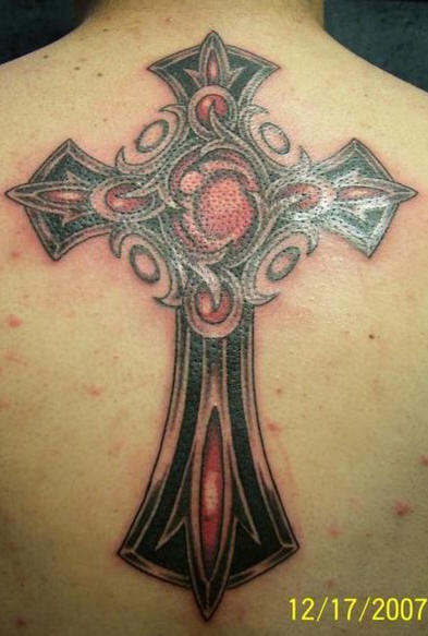 宝石十字架纹身图案