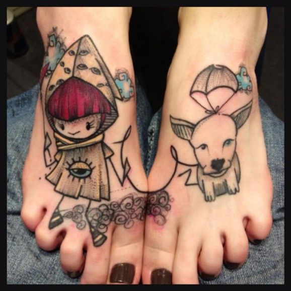 脚背狗和女孩闷闷纹身图案