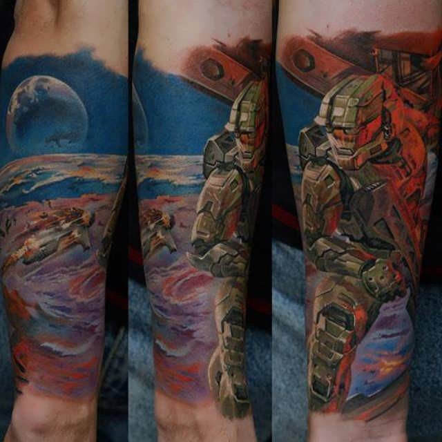 手臂彩色游戏主题太空士兵纹身图案