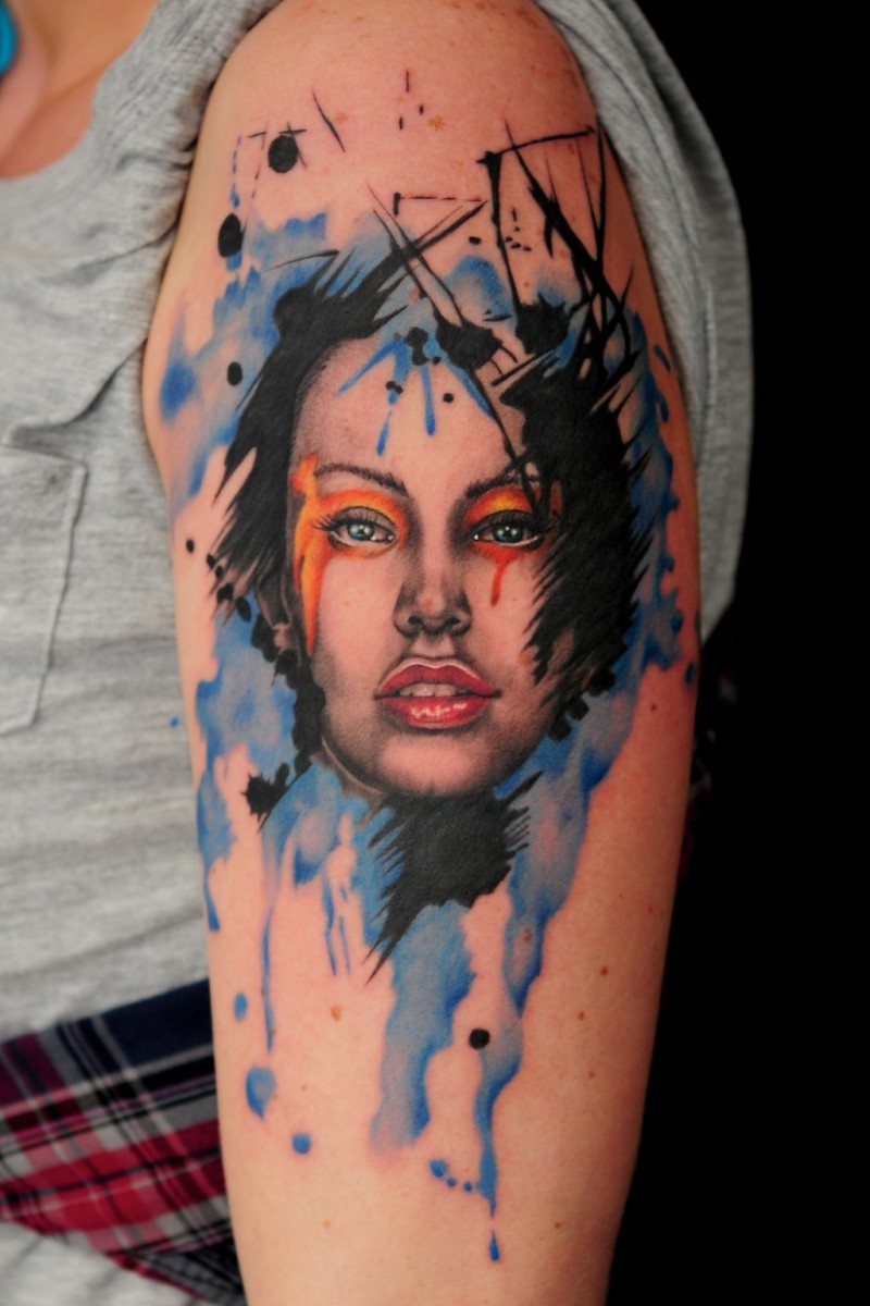 水彩风格的女性肖像纹身图案