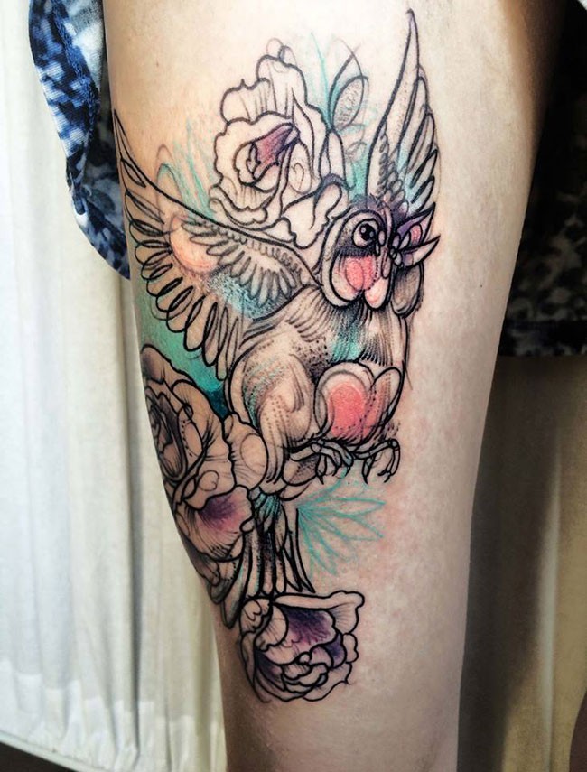腿部未完成素描风格的彩色鸟纹身