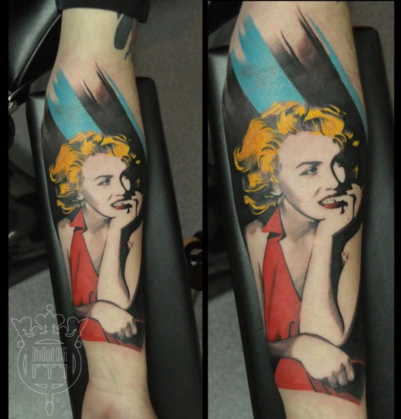 手臂插画式风格彩色女性肖像纹身图片