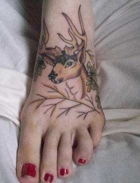 脚背可爱的幼鹿纹身图案