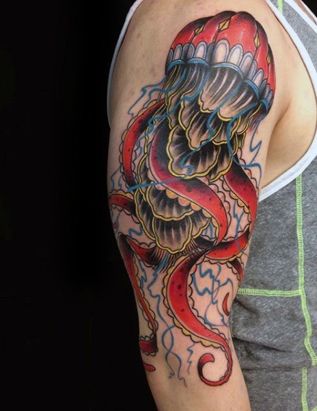 手臂非常逼真的彩色水母纹身图案