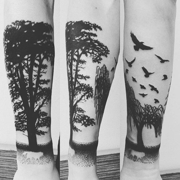 男性手臂黑色树木和鸟纹身图案