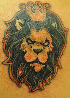狮子戴皇冠纹身图案