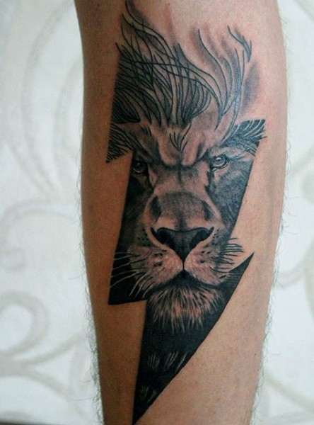 手臂闪电形狮子头相结合纹身图案