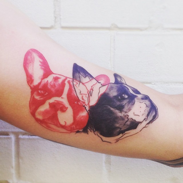 插画风格彩色两只狗头像纹身图案