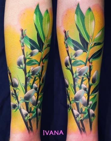 手臂逼真的天然彩色植物纹身图案