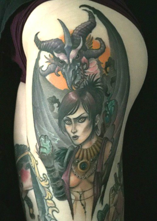 大腿old school神秘的女人与龙纹身图案