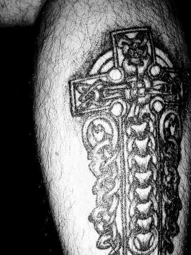 铁链爱尔兰十字架纹身图案