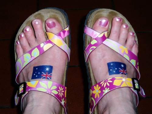 女性脚背彩色澳大利亚国旗纹身图片