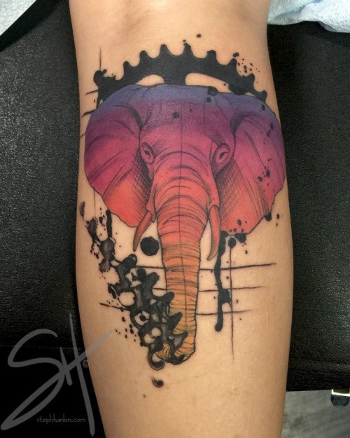 小腿好看的彩色大象头像纹身图案