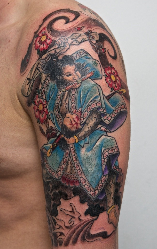 肩部彩色日本武士纹身图片