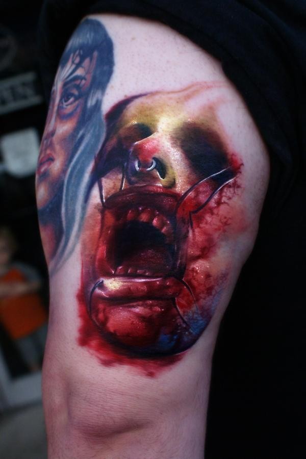 怪物脸恐怖的彩色纹身图案