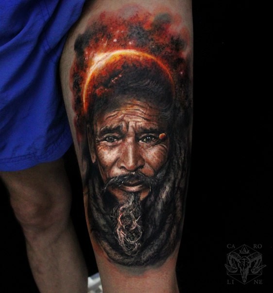 大腿彩绘智慧老者与大行星纹身图案