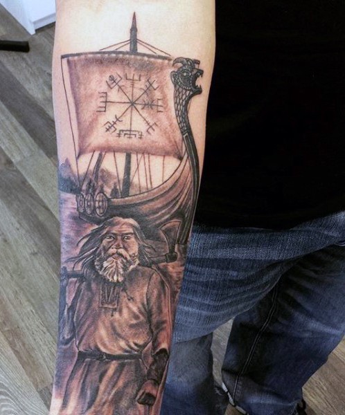 手臂棕色插画风格的维京勇士与帆船纹身