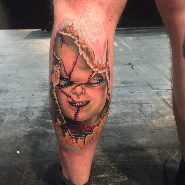 小腿恐怖风格彩色可怕的娃娃脸纹身图案