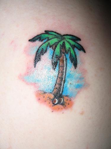 小清新鲜艳的棕榈树纹身图案