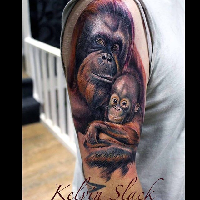 手臂可爱的动物大猩猩一家纹身图案