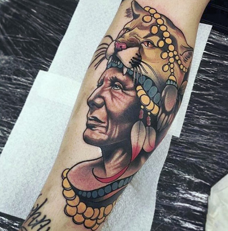 手臂彩色印第安人肖像纹身图案