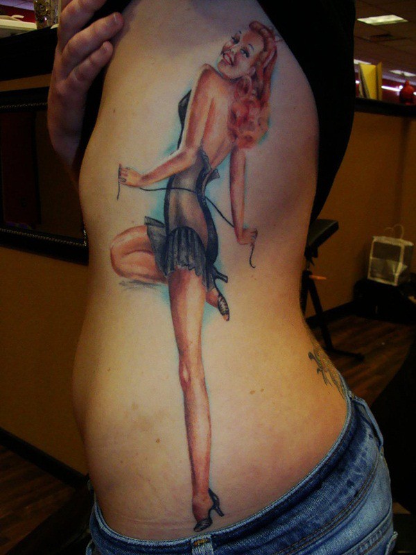 腰侧彩色性感可爱的女郎纹身图案