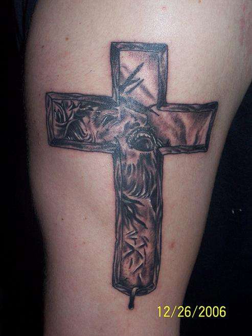 耶稣与十字架纹身图案