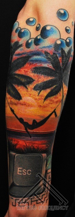 手臂海滩风景棕榈树纹身图案