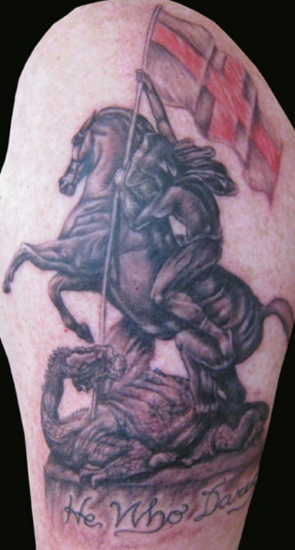 肩部棕色武士骑马纹身图案