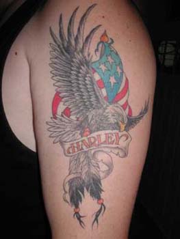 肩部彩色哈雷戴维森美国爱国主义的纹身
