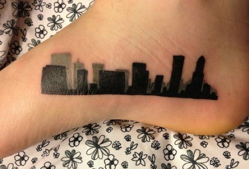 脚部黑色简单的城市景观纹身图案