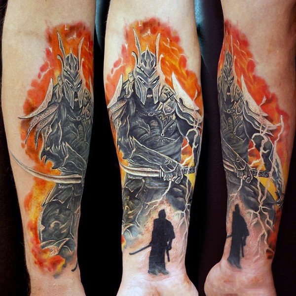 手腕彩色火焰幻想战士纹身图案