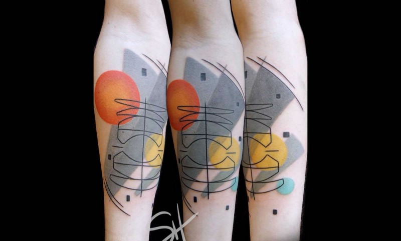 手臂有趣的彩色个性几何纹身图案