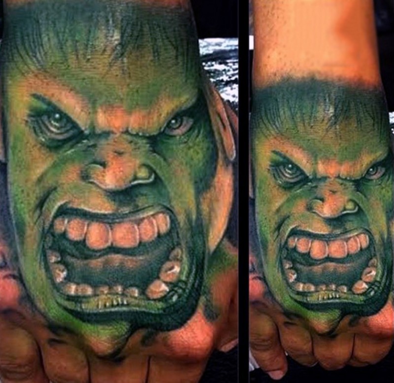 手背漫画书中愤怒的绿巨人纹身图案