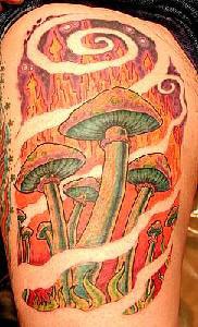 腿部蘑菇的奇妙世界纹身图案