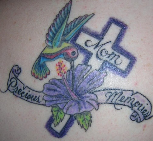 十字架和蜂鸟花朵纪念纹身图案
