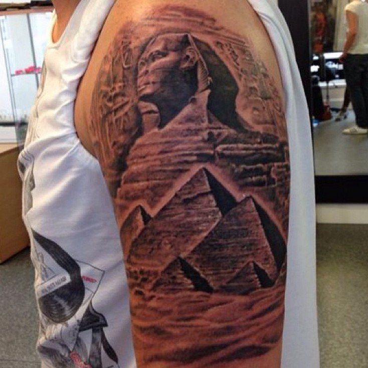 大臂埃及金字塔风景逼真纹身图案