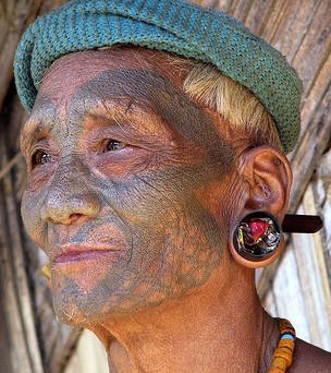 脸部传统部落纹身图案
