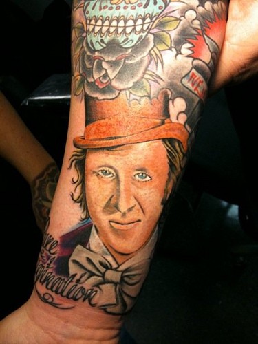 手臂旧式彩色男人肖像纹身图案