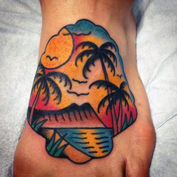 脚背彩色日落海滩与棕榈树纹身图案