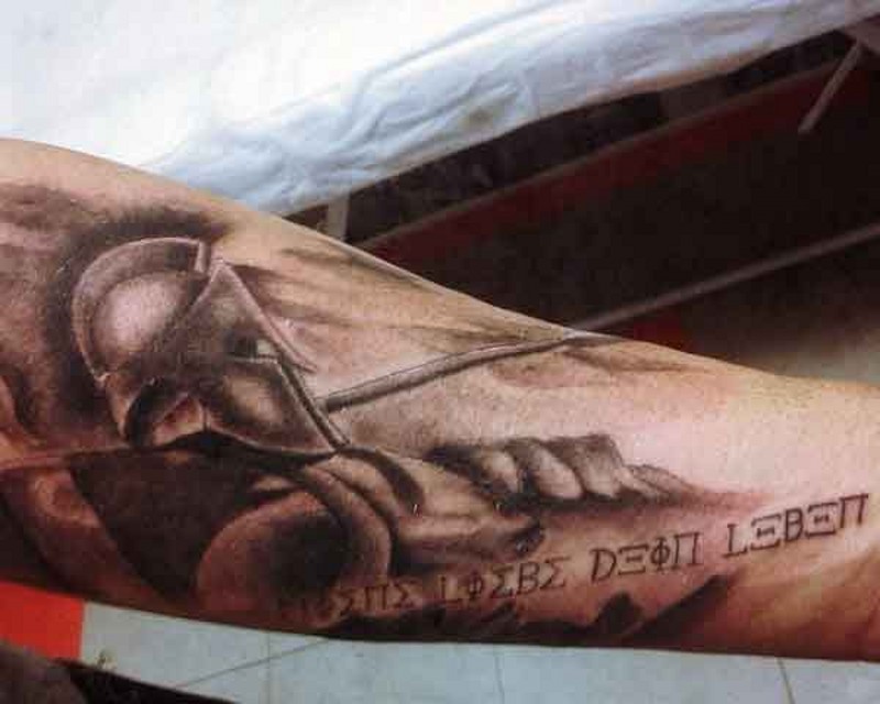 手臂棕色斯巴达战士纹身图案