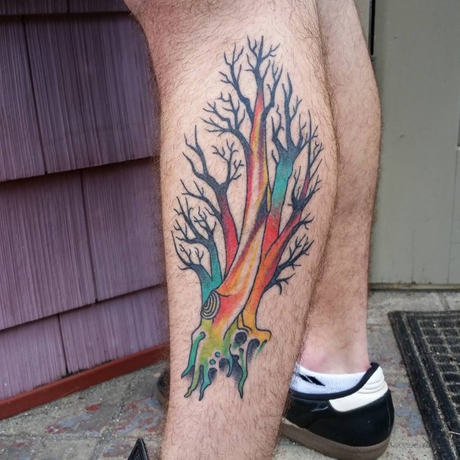 小腿华丽斑斓幻想树纹身图案