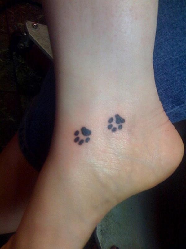 脚踝小小的猫爪印纹身图案