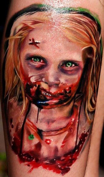 腿部令人毛骨悚然的恐怖血腥女孩纹身
