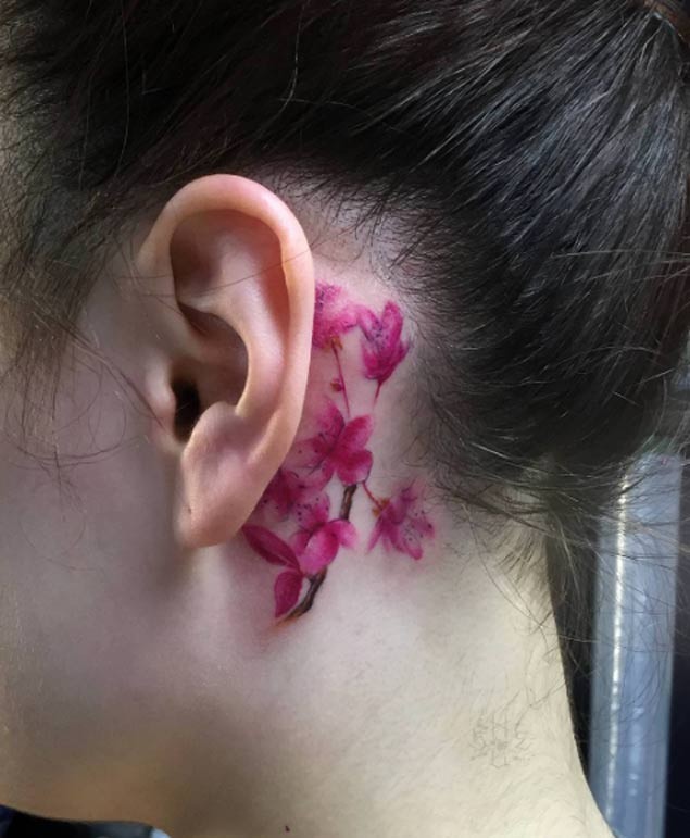 女生而后温柔粉红花优雅纹身图案